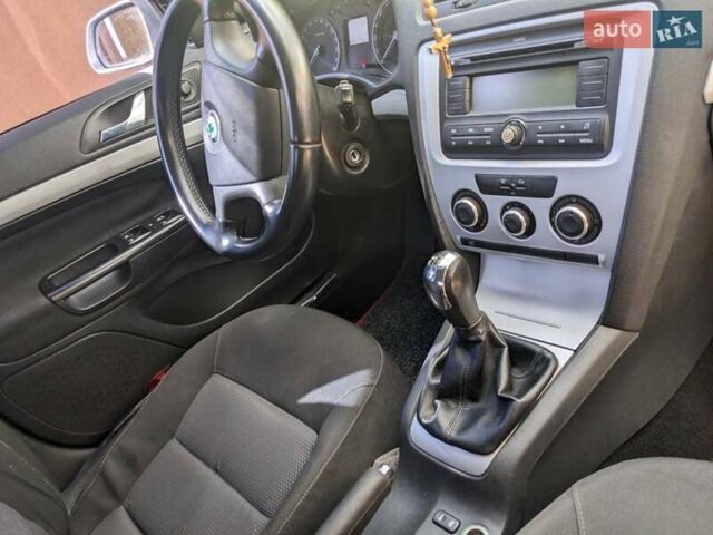 Шкода Октавия 2006 в Львове на Automoto.ua Серый Шкода Октавия, объемом двигателя 1.6 л и пробегом 250 тыс. км за 6300 $, фото 2 на Automoto.ua