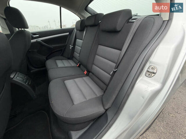 Серый Шкода Октавия, объемом двигателя 1.6 л и пробегом 173 тыс. км за 7199 $, фото 39 на Automoto.ua