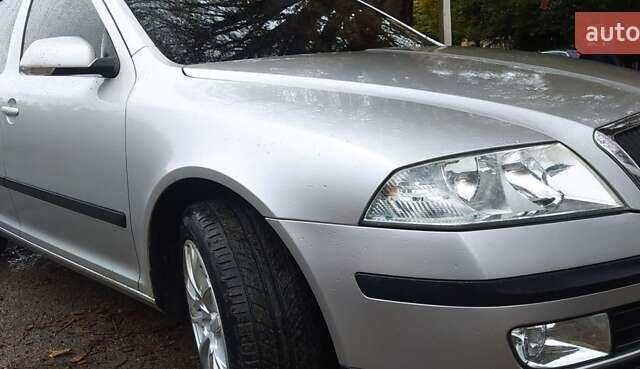 Шкода Октавия 2006 в Чугуеве на Automoto.ua Серый Шкода Октавия, объемом двигателя 1.6 л и пробегом 249 тыс. км за 6700 $, фото 3 на Automoto.ua