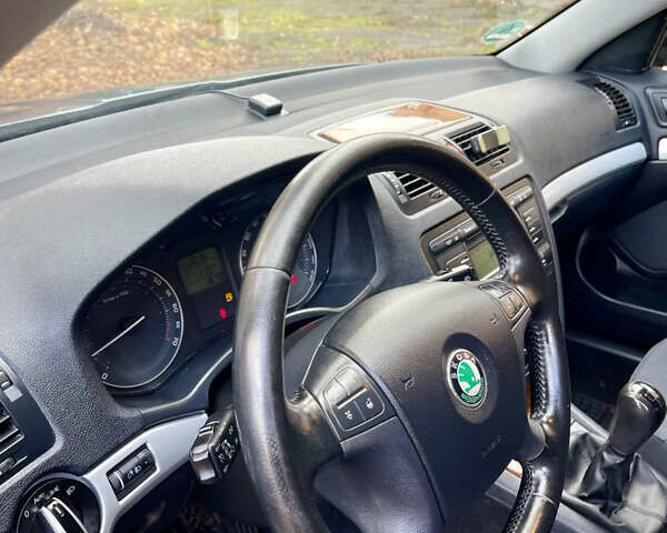 Серый Шкода Октавия, объемом двигателя 2 л и пробегом 201 тыс. км за 5499 $, фото 14 на Automoto.ua