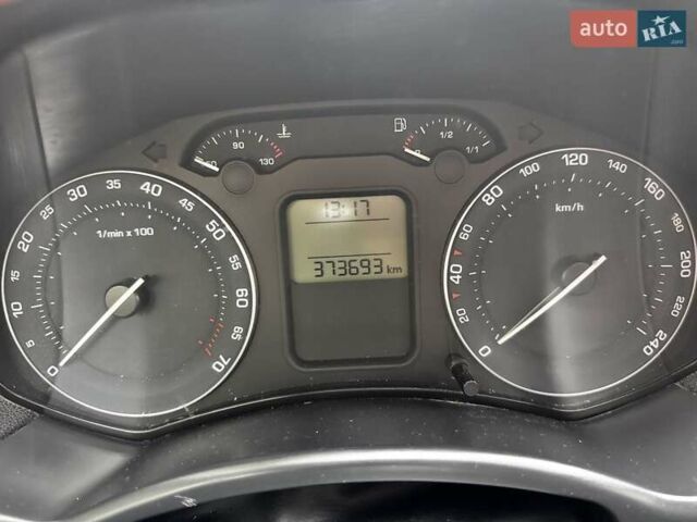 Серый Шкода Октавия, объемом двигателя 1.6 л и пробегом 374 тыс. км за 5900 $, фото 74 на Automoto.ua