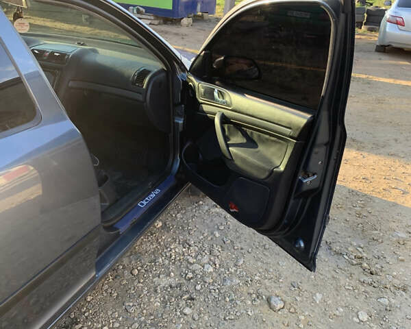 Сірий Шкода Октавія, об'ємом двигуна 1.6 л та пробігом 260 тис. км за 6100 $, фото 4 на Automoto.ua