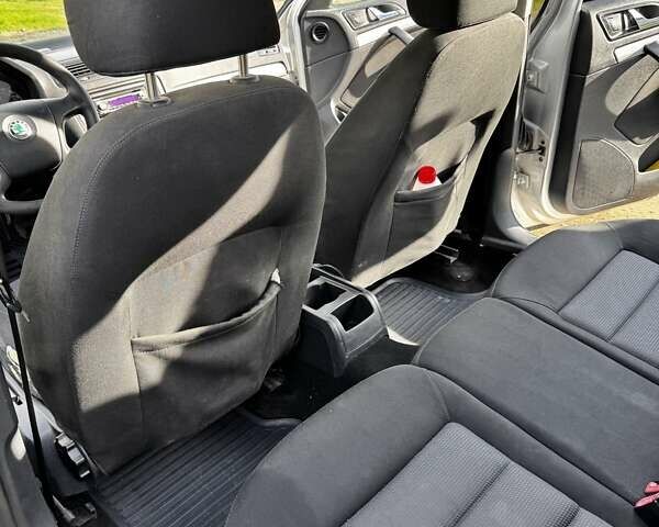 Серый Шкода Октавия, объемом двигателя 1.6 л и пробегом 374 тыс. км за 5900 $, фото 39 на Automoto.ua