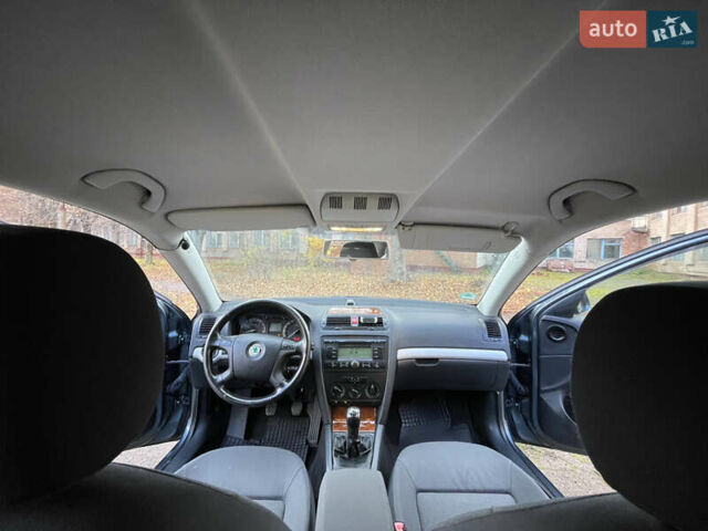 Серый Шкода Октавия, объемом двигателя 2 л и пробегом 201 тыс. км за 5499 $, фото 27 на Automoto.ua