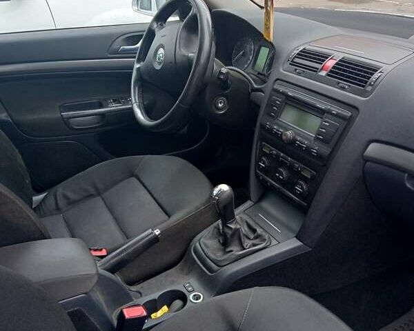 Серый Шкода Октавия, объемом двигателя 1.6 л и пробегом 250 тыс. км за 4800 $, фото 4 на Automoto.ua