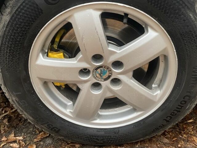 Серый Шкода Октавия, объемом двигателя 2 л и пробегом 250 тыс. км за 4800 $, фото 3 на Automoto.ua