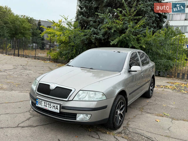 Серый Шкода Октавия, объемом двигателя 1.6 л и пробегом 213 тыс. км за 5600 $, фото 25 на Automoto.ua