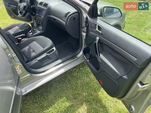 Серый Шкода Октавия, объемом двигателя 2 л и пробегом 247 тыс. км за 5300 $, фото 15 на Automoto.ua