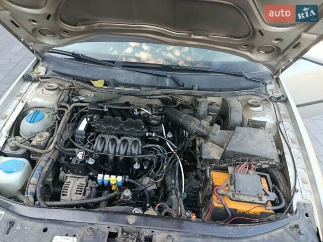 Серый Шкода Октавия, объемом двигателя 1.6 л и пробегом 180 тыс. км за 5200 $, фото 1 на Automoto.ua