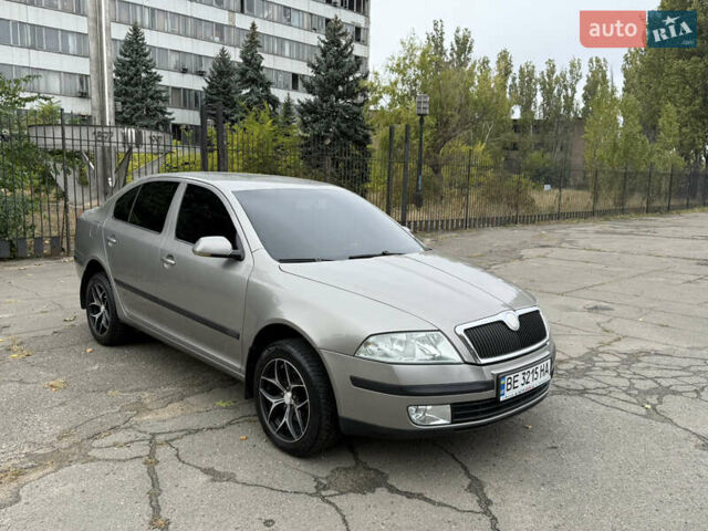 Серый Шкода Октавия, объемом двигателя 1.6 л и пробегом 213 тыс. км за 5600 $, фото 2 на Automoto.ua