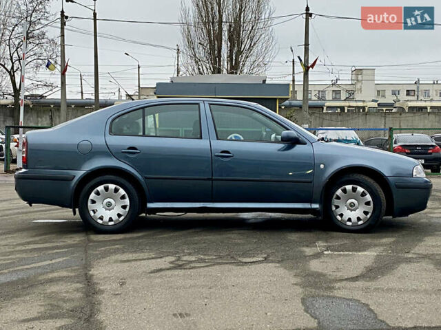 Серый Шкода Октавия, объемом двигателя 1.6 л и пробегом 266 тыс. км за 4900 $, фото 3 на Automoto.ua