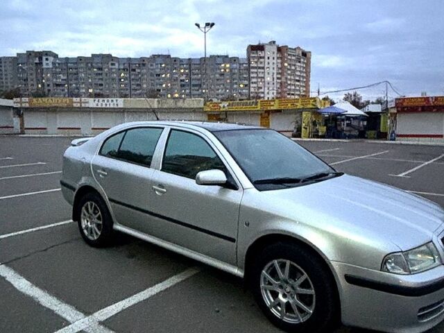 Сірий Шкода Октавія, об'ємом двигуна 1.8 л та пробігом 224 тис. км за 7200 $, фото 1 на Automoto.ua