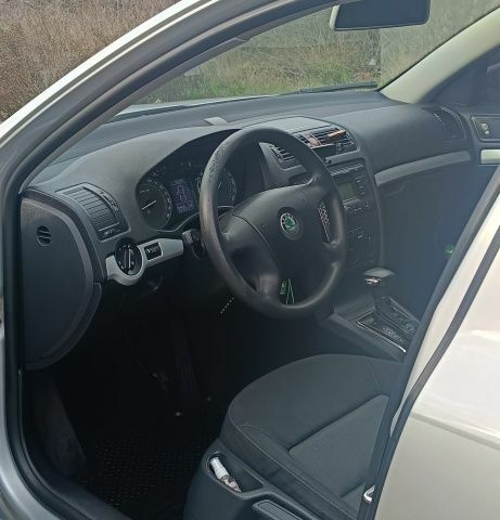 Серый Шкода Октавия, объемом двигателя 1.6 л и пробегом 205 тыс. км за 6500 $, фото 3 на Automoto.ua