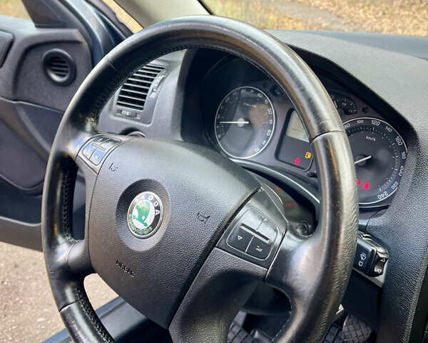 Серый Шкода Октавия, объемом двигателя 2 л и пробегом 201 тыс. км за 5499 $, фото 15 на Automoto.ua