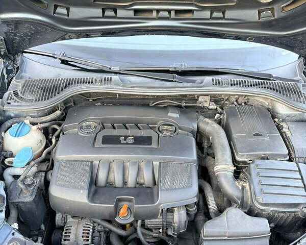 Серый Шкода Октавия, объемом двигателя 1.6 л и пробегом 230 тыс. км за 7200 $, фото 10 на Automoto.ua