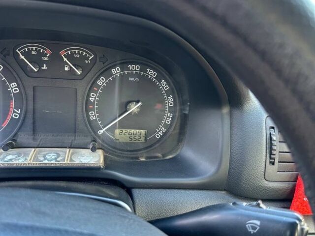 Серый Шкода Октавия, объемом двигателя 1.6 л и пробегом 226 тыс. км за 5500 $, фото 7 на Automoto.ua