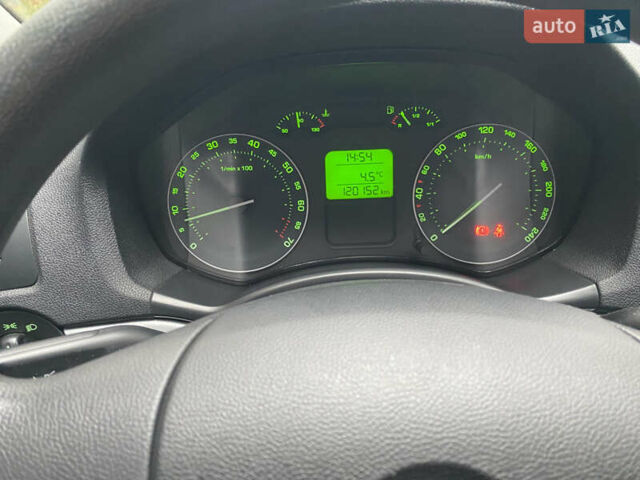 Сірий Шкода Октавія, об'ємом двигуна 1.6 л та пробігом 120 тис. км за 6850 $, фото 36 на Automoto.ua