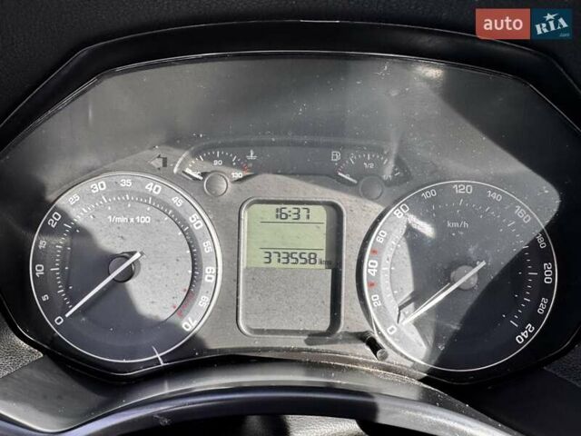 Серый Шкода Октавия, объемом двигателя 1.6 л и пробегом 374 тыс. км за 5900 $, фото 22 на Automoto.ua