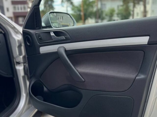 Серый Шкода Октавия, объемом двигателя 1.6 л и пробегом 139 тыс. км за 6900 $, фото 12 на Automoto.ua