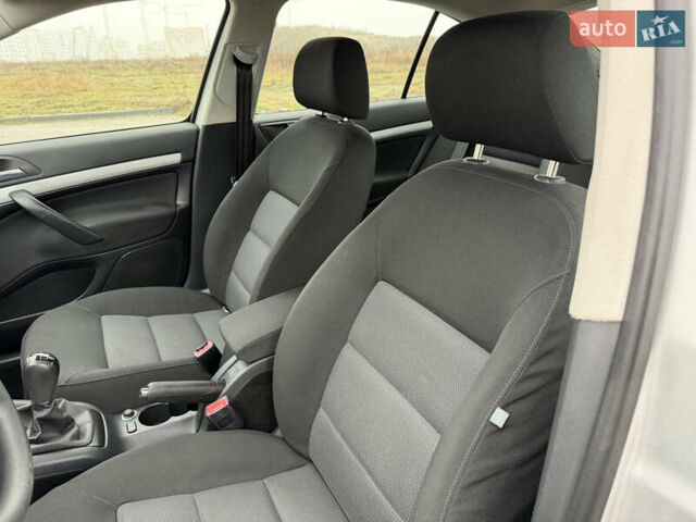 Серый Шкода Октавия, объемом двигателя 1.6 л и пробегом 173 тыс. км за 7199 $, фото 46 на Automoto.ua