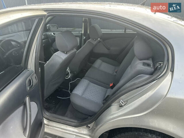 Серый Шкода Октавия, объемом двигателя 1.6 л и пробегом 257 тыс. км за 4000 $, фото 19 на Automoto.ua