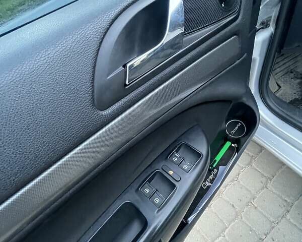 Серый Шкода Октавия, объемом двигателя 1.9 л и пробегом 380 тыс. км за 4700 $, фото 7 на Automoto.ua