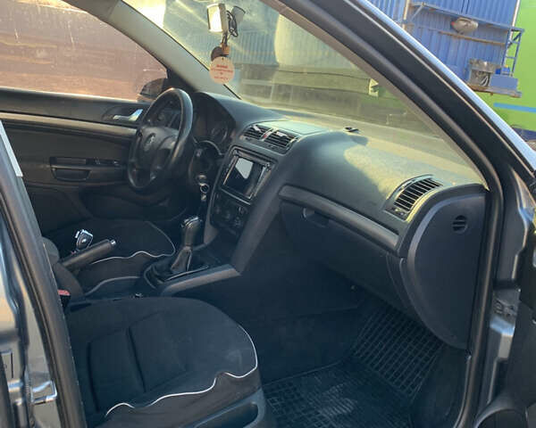 Сірий Шкода Октавія, об'ємом двигуна 1.6 л та пробігом 260 тис. км за 6100 $, фото 5 на Automoto.ua