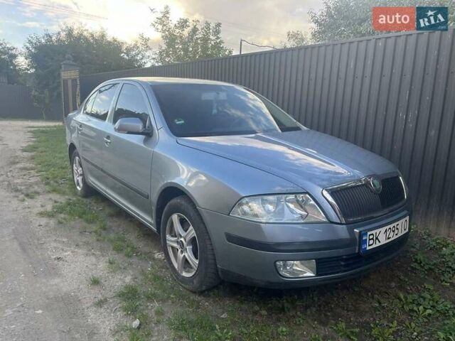 Серый Шкода Октавия, объемом двигателя 1.6 л и пробегом 203 тыс. км за 5500 $, фото 4 на Automoto.ua