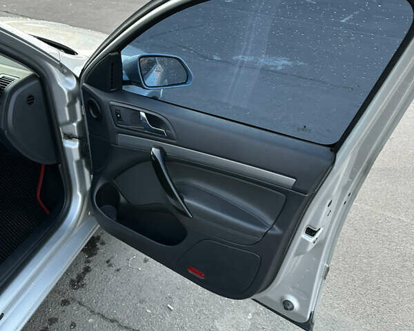 Серый Шкода Октавия, объемом двигателя 1.9 л и пробегом 304 тыс. км за 6500 $, фото 6 на Automoto.ua