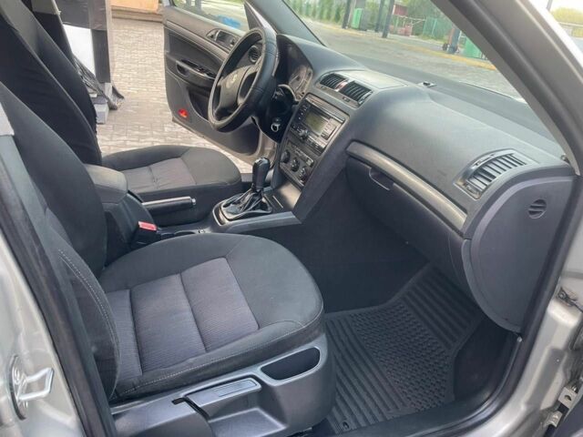 Шкода Октавия 2006 в Кривом Роге на Automoto.ua Серый Шкода Октавия, объемом двигателя 2 л и пробегом 172 тыс. км за 4650 $, фото 8 на Automoto.ua