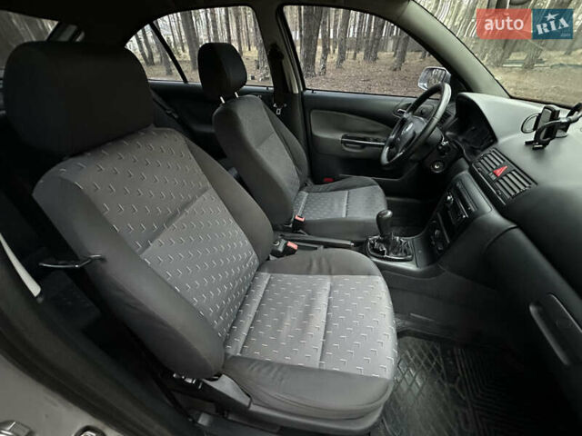 Сірий Шкода Октавія, об'ємом двигуна 1.6 л та пробігом 243 тис. км за 4250 $, фото 18 на Automoto.ua