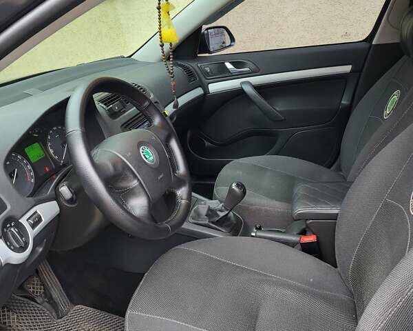 Серый Шкода Октавия, объемом двигателя 1.6 л и пробегом 111 тыс. км за 6000 $, фото 7 на Automoto.ua