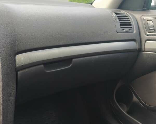 Серый Шкода Октавия, объемом двигателя 1.6 л и пробегом 374 тыс. км за 4700 $, фото 9 на Automoto.ua