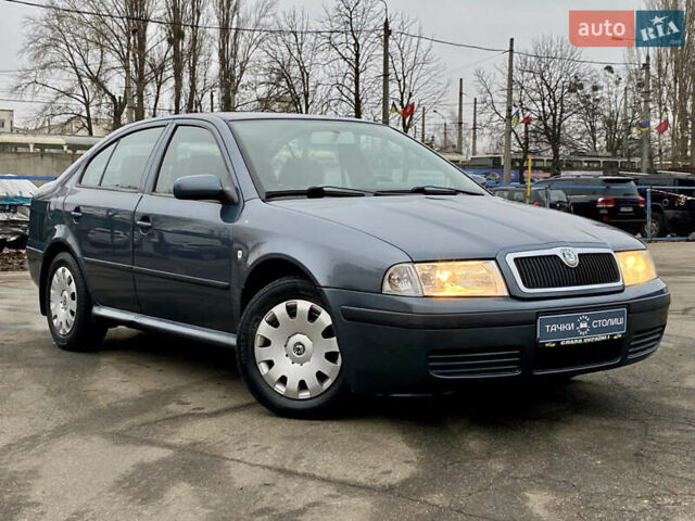 Серый Шкода Октавия, объемом двигателя 1.6 л и пробегом 266 тыс. км за 4900 $, фото 2 на Automoto.ua