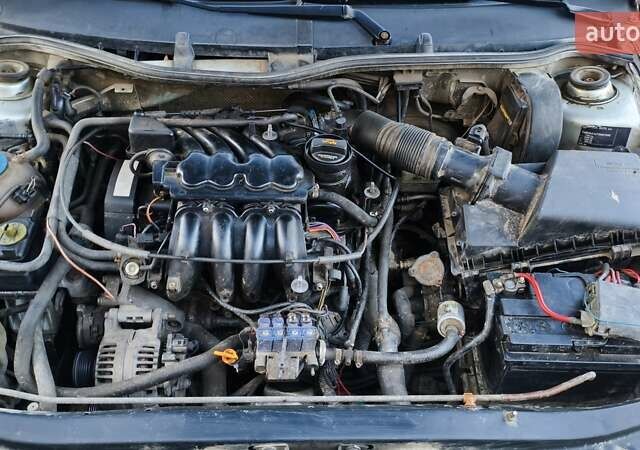 Серый Шкода Октавия, объемом двигателя 1.6 л и пробегом 406 тыс. км за 3111 $, фото 16 на Automoto.ua