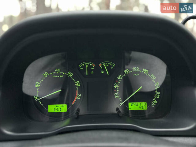 Сірий Шкода Октавія, об'ємом двигуна 1.6 л та пробігом 243 тис. км за 4250 $, фото 15 на Automoto.ua