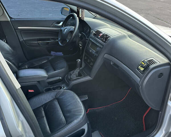 Серый Шкода Октавия, объемом двигателя 1.9 л и пробегом 304 тыс. км за 6500 $, фото 7 на Automoto.ua