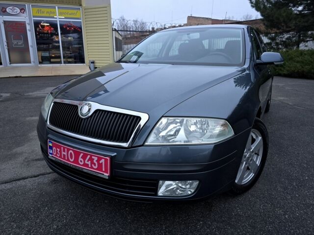 Серый Шкода Октавия, объемом двигателя 1.6 л и пробегом 130 тыс. км за 7300 $, фото 7 на Automoto.ua