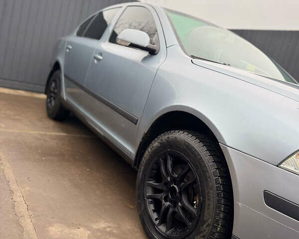 Серый Шкода Октавия, объемом двигателя 1.6 л и пробегом 190 тыс. км за 5600 $, фото 1 на Automoto.ua