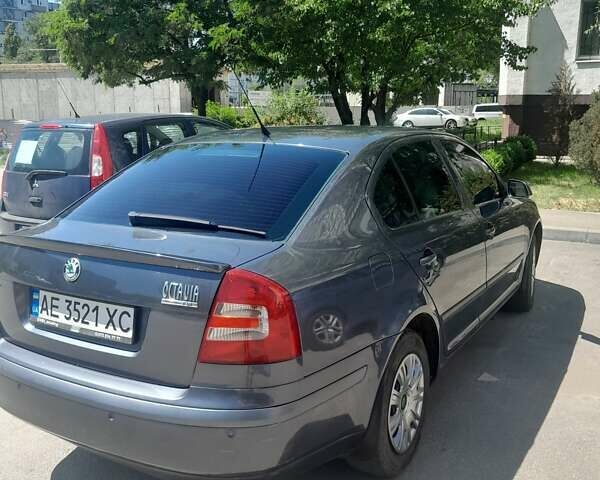 Серый Шкода Октавия, объемом двигателя 1.6 л и пробегом 200 тыс. км за 6300 $, фото 4 на Automoto.ua