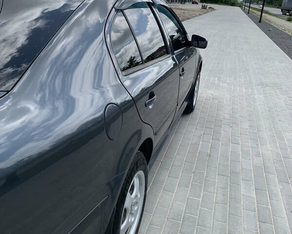Серый Шкода Октавия, объемом двигателя 1.6 л и пробегом 242 тыс. км за 5400 $, фото 5 на Automoto.ua