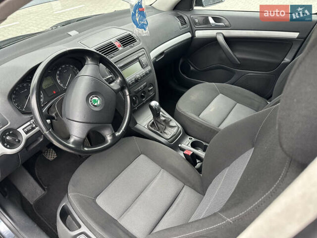 Серый Шкода Октавия, объемом двигателя 1.6 л и пробегом 201 тыс. км за 7300 $, фото 15 на Automoto.ua