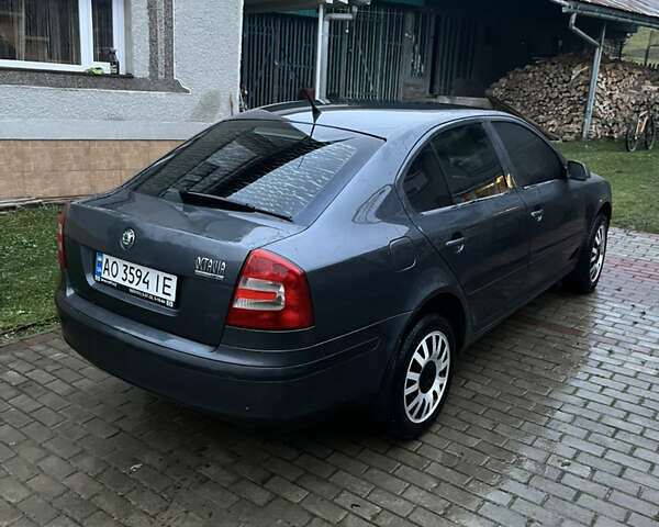 Сірий Шкода Октавія, об'ємом двигуна 1.6 л та пробігом 300 тис. км за 5800 $, фото 4 на Automoto.ua