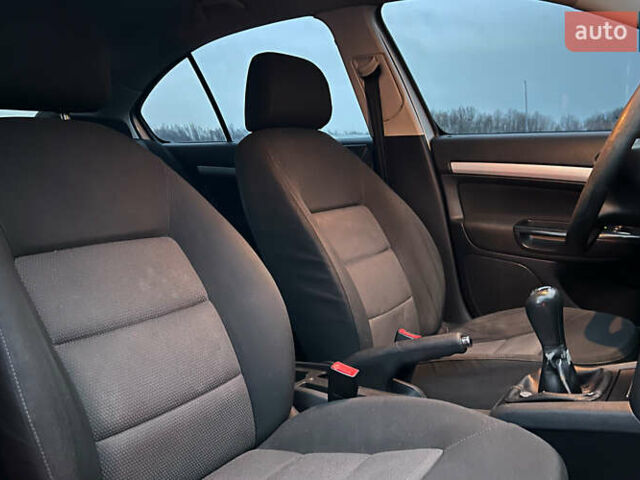 Серый Шкода Октавия, объемом двигателя 1.6 л и пробегом 250 тыс. км за 5850 $, фото 14 на Automoto.ua