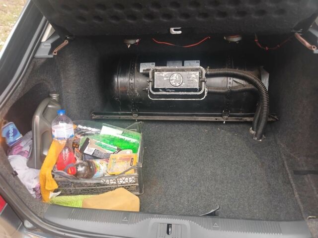 Серый Шкода Октавия, объемом двигателя 1.4 л и пробегом 155 тыс. км за 6000 $, фото 3 на Automoto.ua