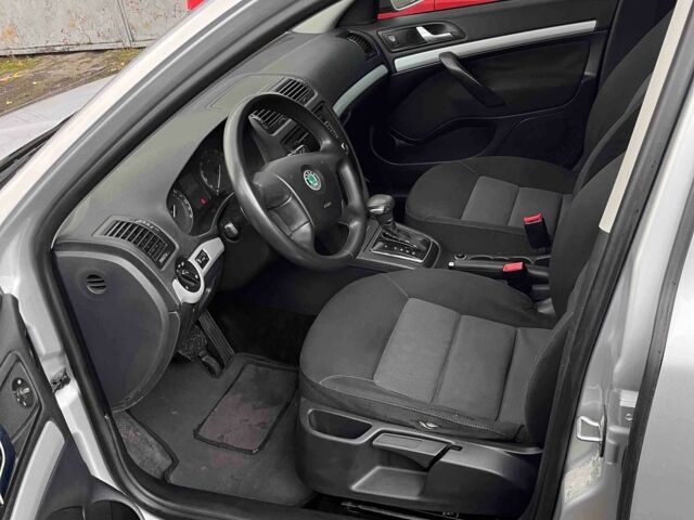 Шкода Октавия 2007 в Житомире на Automoto.ua Серый Шкода Октавия, объемом двигателя 1.6 л и пробегом 330 тыс. км за 4950 $, фото 8 на Automoto.ua