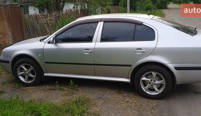 Серый Шкода Октавия, объемом двигателя 1.6 л и пробегом 220 тыс. км за 5800 $, фото 1 на Automoto.ua