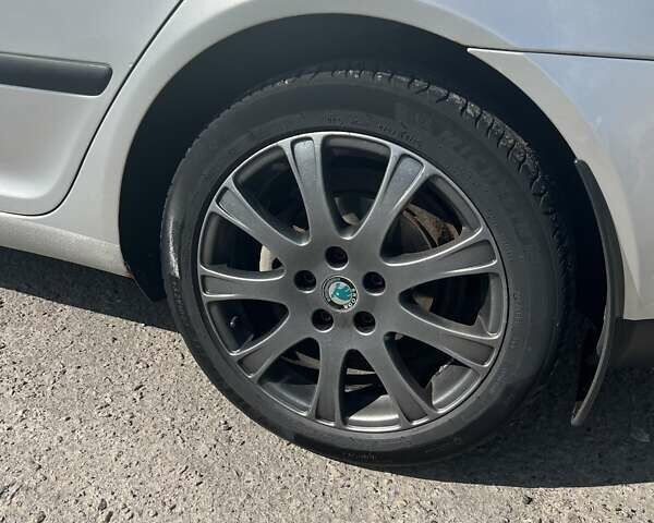 Серый Шкода Октавия, объемом двигателя 1.98 л и пробегом 255 тыс. км за 7000 $, фото 9 на Automoto.ua
