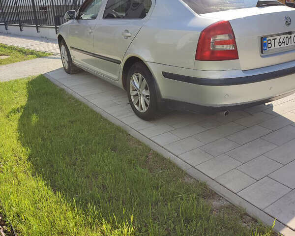 Серый Шкода Октавия, объемом двигателя 1.6 л и пробегом 245 тыс. км за 6000 $, фото 2 на Automoto.ua