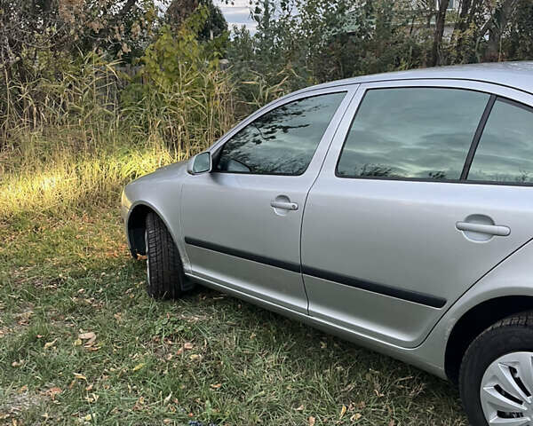 Шкода Октавия 2007 в Днепре (Днепропетровске) на Automoto.ua Серый Шкода Октавия, объемом двигателя 1.98 л и пробегом 253 тыс. км за 5300 $, фото 2 на Automoto.ua